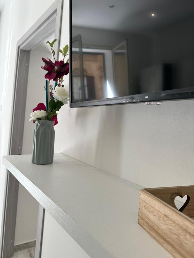 Di Pavia Apartment Palermo Bagian luar foto